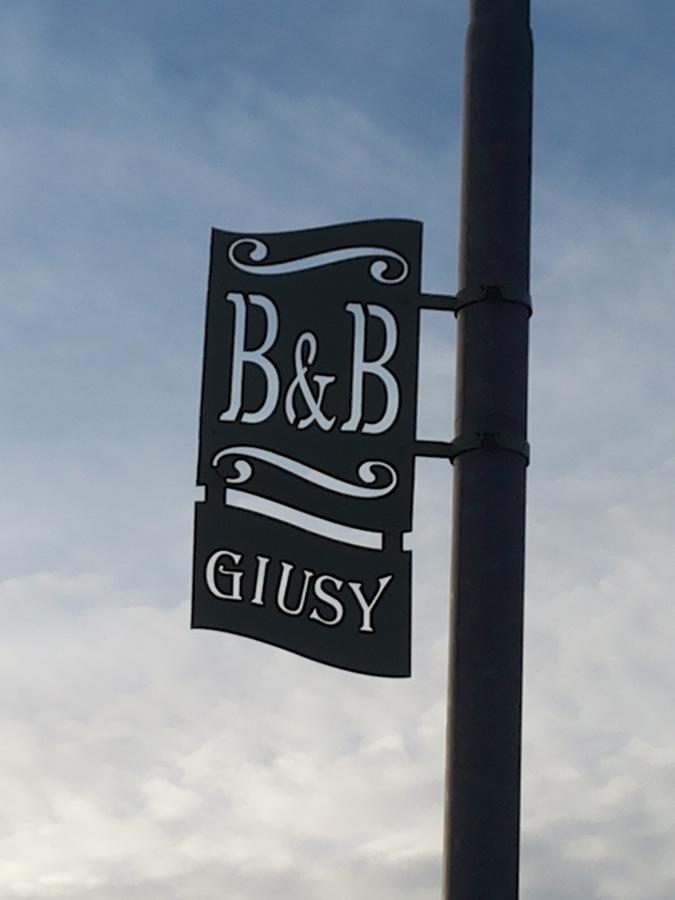 Giusy Bed And Breakfast Marina Di Carrara Exterior foto