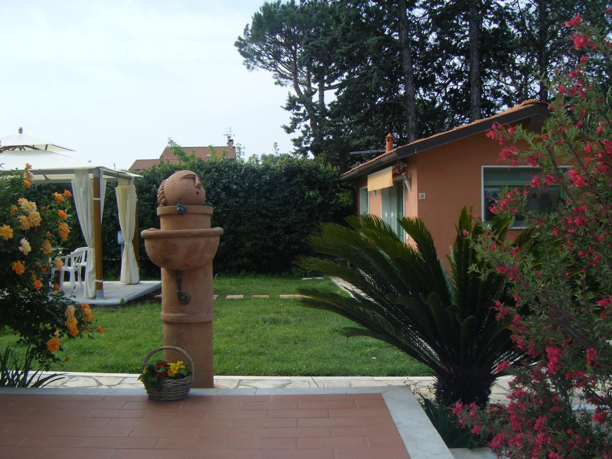 Giusy Bed And Breakfast Marina Di Carrara Exterior foto