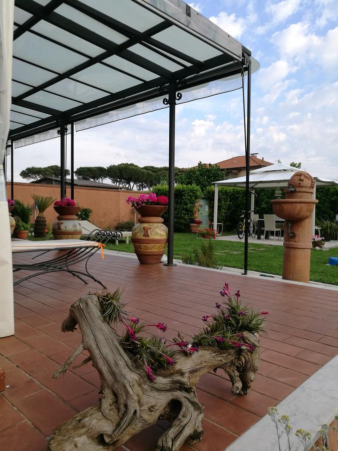 Giusy Bed And Breakfast Marina Di Carrara Exterior foto