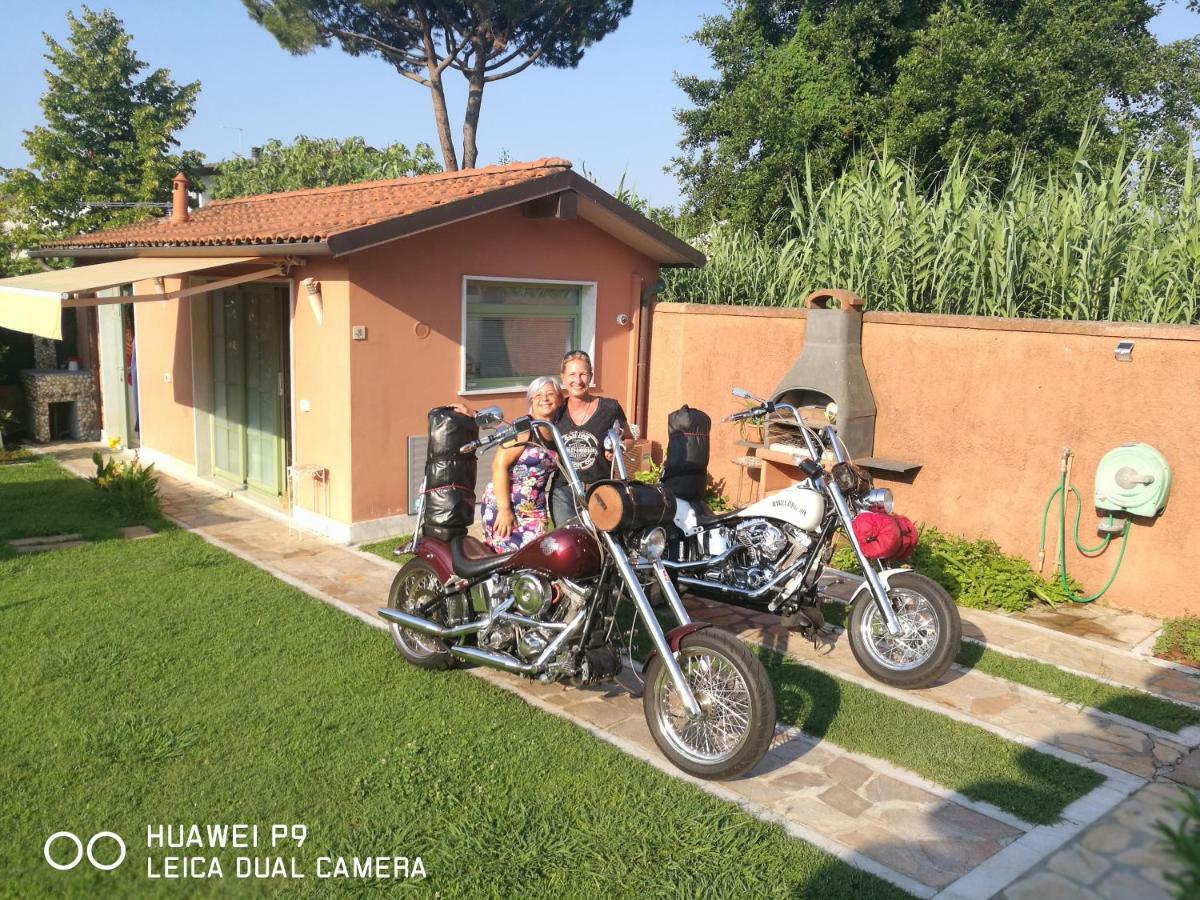 Giusy Bed And Breakfast Marina Di Carrara Exterior foto
