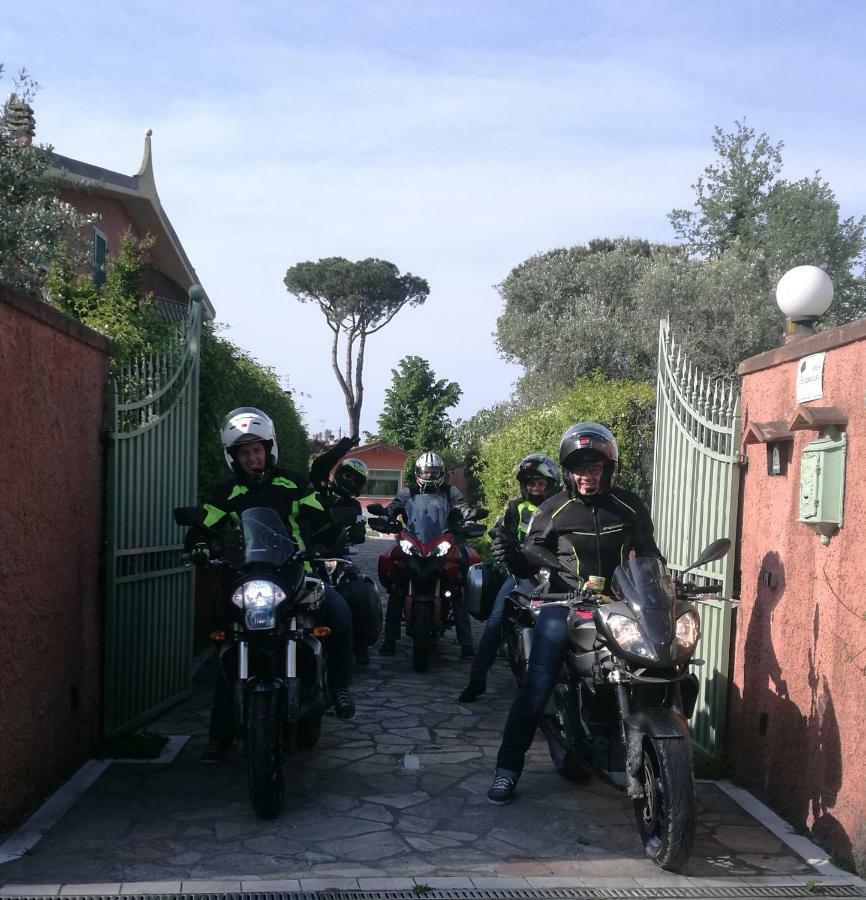 Giusy Bed And Breakfast Marina Di Carrara Exterior foto